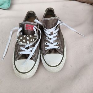 Gray Converse chucks